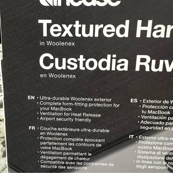 Incase MacBook Air Case - Picture 3 of 3